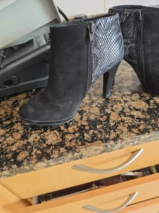 Botines tacón mujer negro y plateado