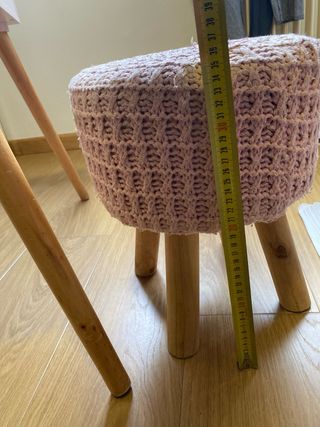 Escritorio infantil rosa con taburete