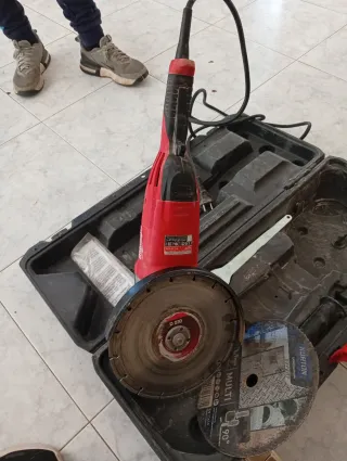 Radial Milwaukee con maletín