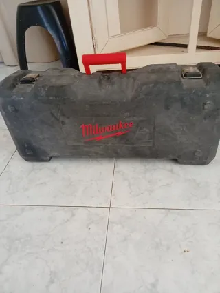 Radial Milwaukee con maletín