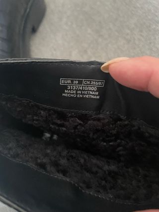 Botín Zara efecto piel cocodrilo negro talla 37