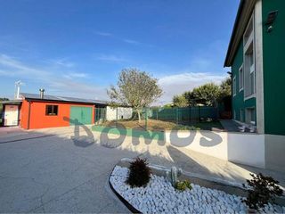 Casa en venta en Outeiro de Rei