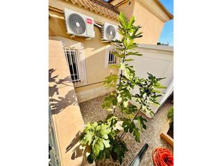 Casa adosada en venta en Playa de los Locos en Torrevieja