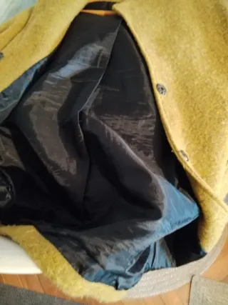 Chaquetón mujer tono verde oliva y amarillo