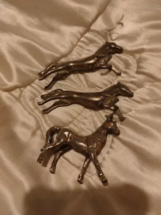 Figure di cavalli in metallo