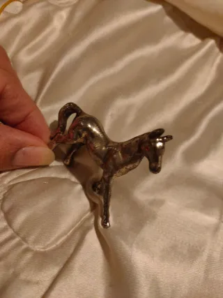 Figure di cavalli in metallo