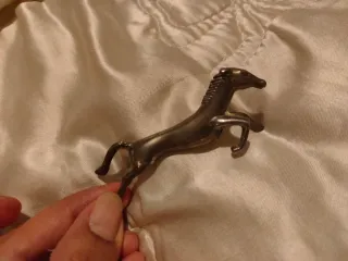 Figure di cavalli in metallo