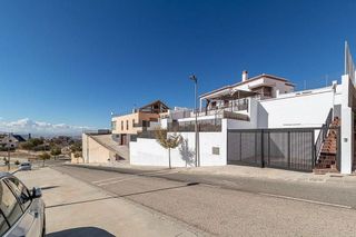 Chalet en venta en Zubia (La)