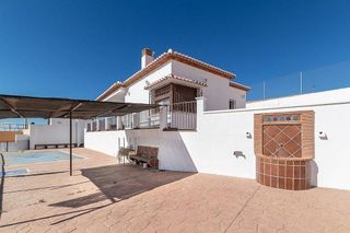 Chalet en venta en Zubia (La)