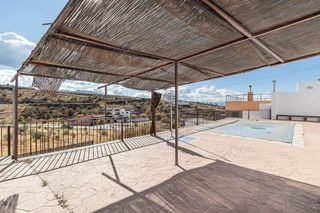 Chalet en venta en Zubia (La)