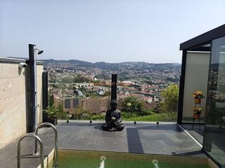 Casa pareada en venta en Lavadores en Vigo