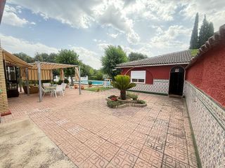 Chalet en venta en Santa Maria de Trassierra en Córdoba