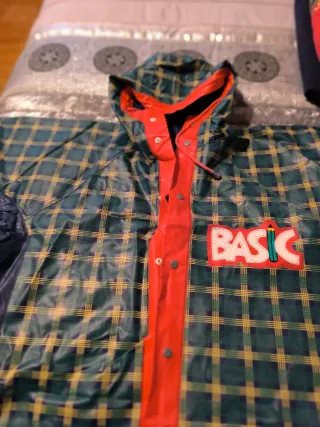 Chubasquero a cuadros talla única