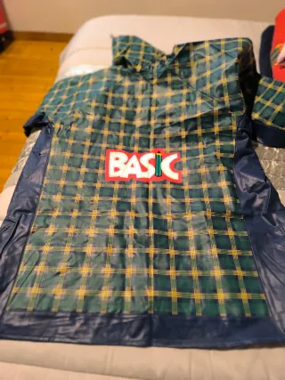 Chubasquero a cuadros talla única