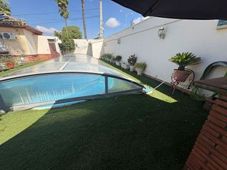 Chalet en venta en Sanlúcar la Mayor