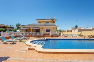 Chalet en venta en Los Balcones - Los Altos del Edén en Torrevieja