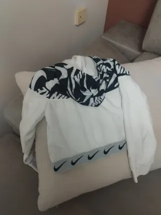 Cortavientos Nike niña