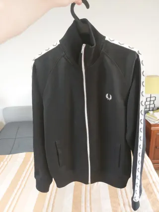 2 Polos Fred Perry y Chaqueta Fred Perry