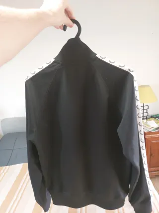 2 Polos Fred Perry y Chaqueta Fred Perry