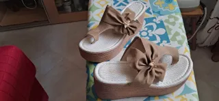 Sandalo donna zeppa beige/marrone