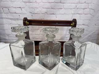 Botellero con 3 licoreras de cristal