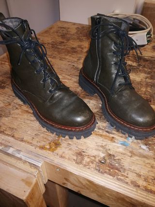 Stivali anfibi verdi