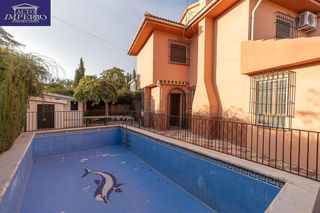 Chalet en venta en Ogíjares