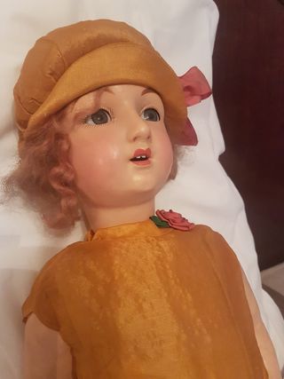 Bambola di porcellana articolata da gioco