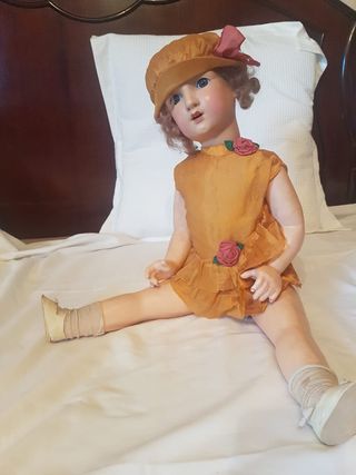 Bambola di porcellana articolata da gioco