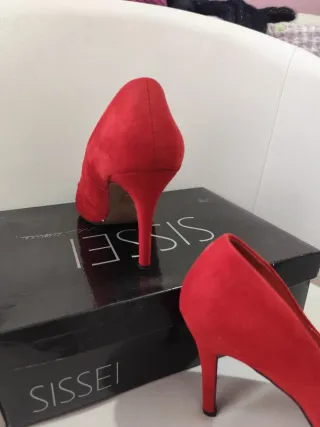 Zapatos de tacón  rojos