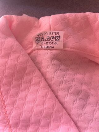 Bata rosa acolchada fina, sin estrenar