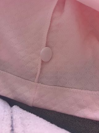 Bata rosa acolchada fina, sin estrenar