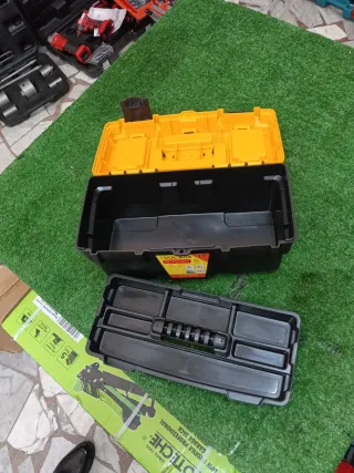 Valigetta porta attrezzi in plastica dura