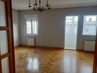 Piso en venta en Pumarín en Gijón