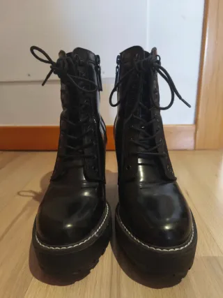 Botín Bershka tacón plataforma track T.37