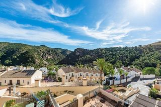 Casa pareada en venta en Benahavís