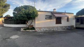 Chalet en venta en Yecla