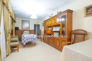 Chalet en venta en Lucena