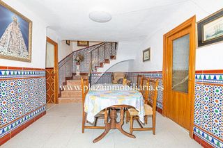 Chalet en venta en Lucena