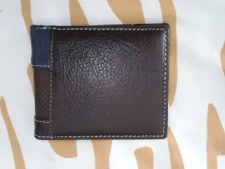 Cartera de piel nueva