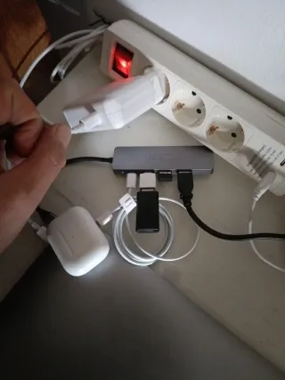 MacBook Pro 2.3GHz i5 8GB RAM 256GB SSD Plata