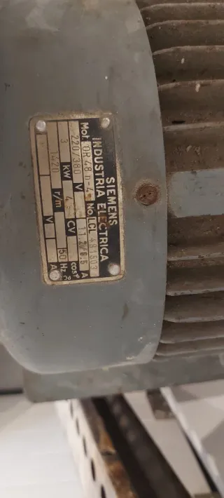 Vendo o cambio! Molino de martillos industrial.