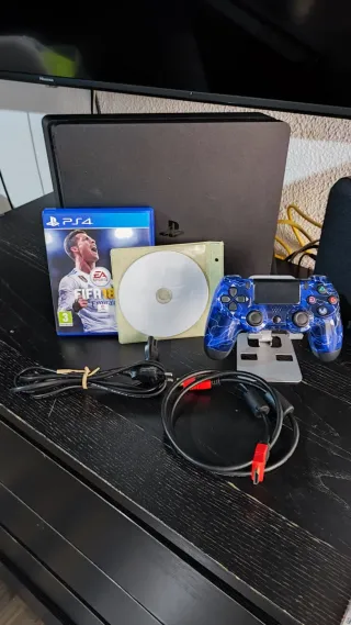 PS4 Slim 1TB + 13 Juegos
