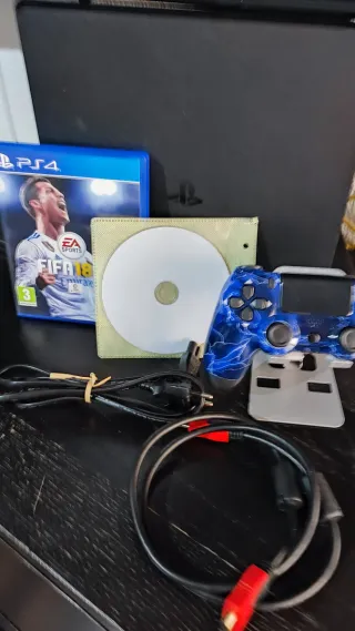 PS4 Slim 1TB + 13 Juegos