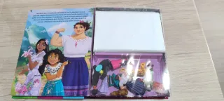 Libro Disney Encanto con figuras y tapete