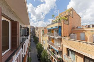 Piso en venta en Sants en Barcelona