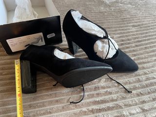 Zapatos de tacón negros talla 39