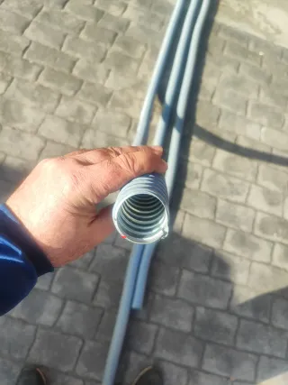 Tubo metálico flexible instalaciones, tres trozos