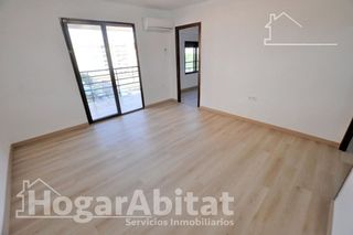 Piso en venta en La Creu Coberta en Valencia
