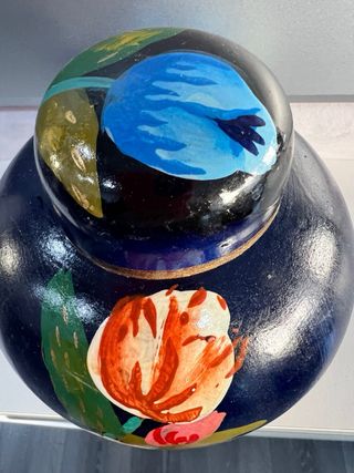 Vaso blu dipinto a mano fiori